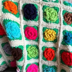Vintage Crochet 85x68 Flower Afghan Blanket 0492 hand made homemade